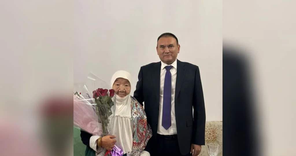 Kyrgyz minister visits centenarian women