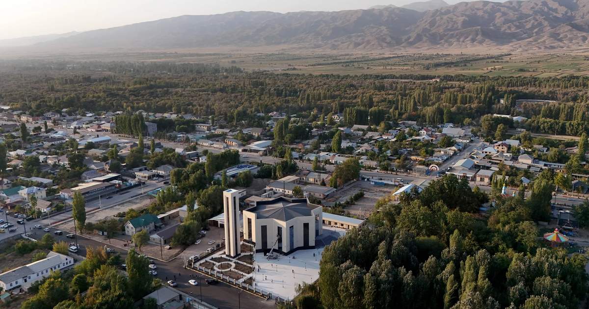 Sadyr Zhaparov opens Talas city central mosque