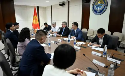 Kyrgyz state secretary discusses development of strategic partnership with Chinese delegation