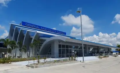 Airport closes after strong quake in Philippines