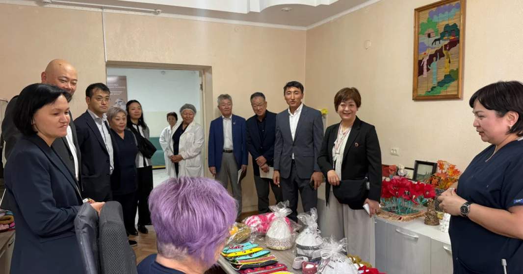 JICA delegation familiarizes with elderly care system in Bishkek