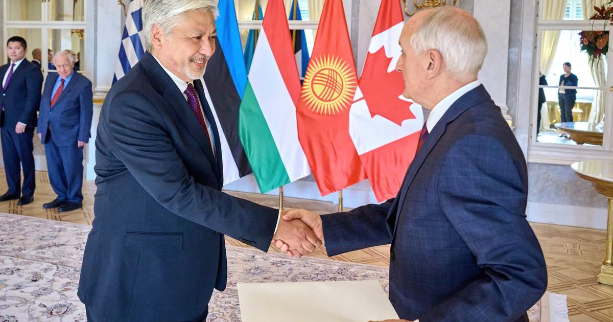 Kyrgyz ambassador presents credentials to president of Hungary