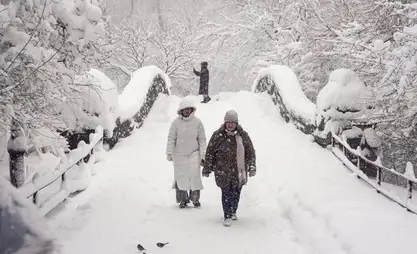 More than 5,000 flights cancelled as US east coast digs out of record snow