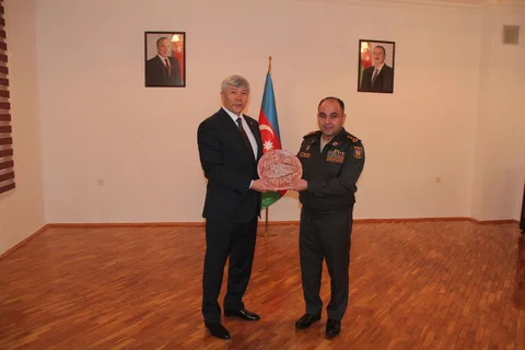 4_1_THxumAV.original.jpg