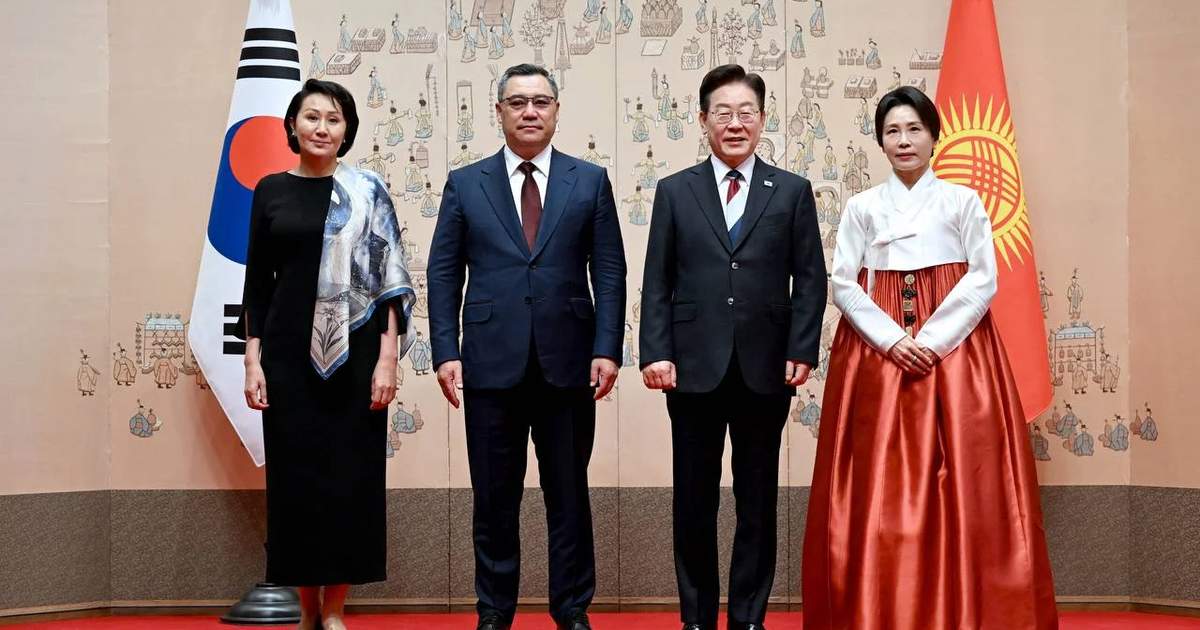 Sadyr Zhaparov arrives in Cheong Wa Dae state residence in Seoul