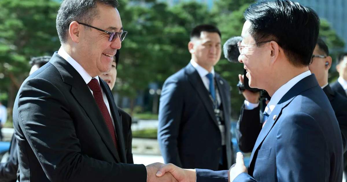 Sadyr Zhaparov meets with Speaker of National Assembly of Korea