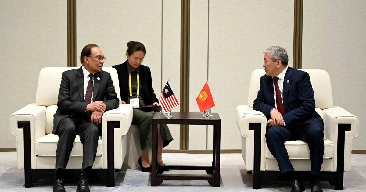 Kyrgyz Cabinet head meets with PM of Malaysia in Hangzhou