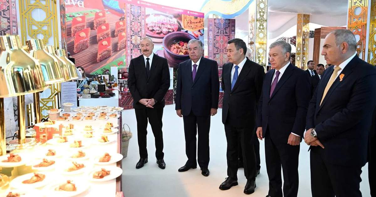 Sadyr Zhaparov attends CIS national dishes festival in Avaza