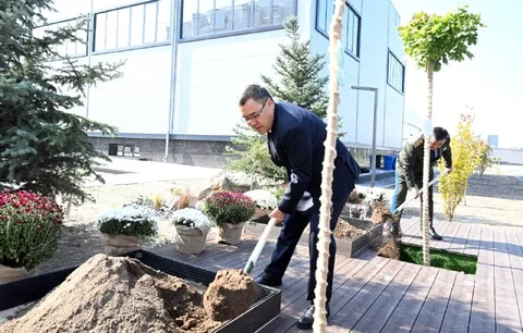 54133358621812_C6hgR99.max-2560x1440.format-webp.jpegquality-90.webp