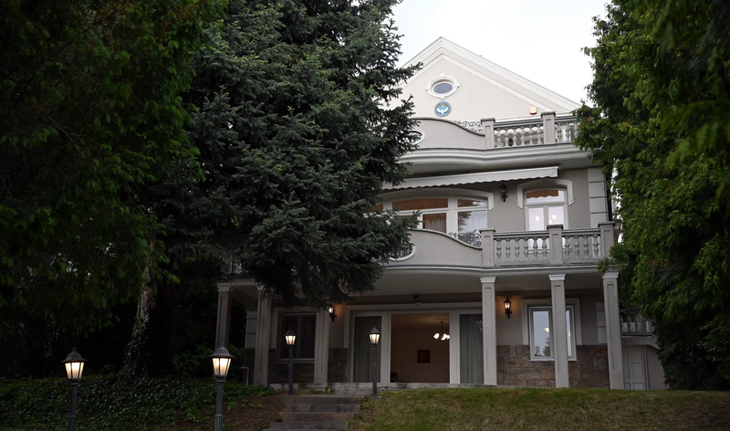 542758201_2434_QFzUDOJ.max-2560x1440.format-we.width-800