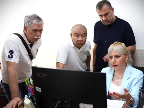 732813795_9381.max-2560x1440.format-webp.jpegquality-90.webp