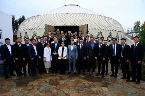 769536506_1366.max-2560x1440.format-webp.jpegquality-90.webp