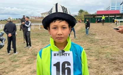 Young rider from Issyk-Kul wins 1 million soms in horse race