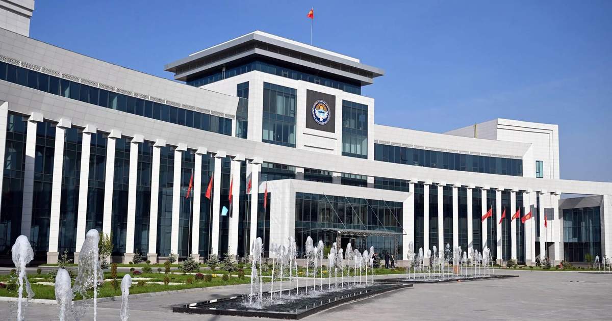 President Zhaparov reviews socio-economic development of Manas city and Suzak district