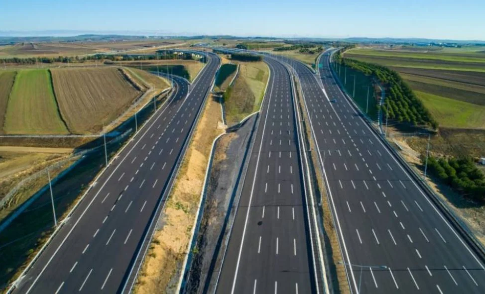 8qXWlSAq8suU2J334ZB1Iw9egKG6YgyI_front