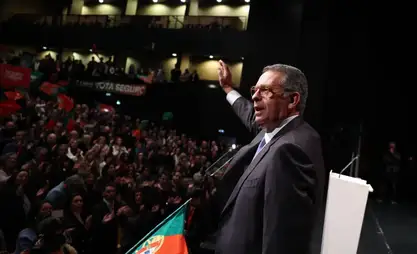 Socialist, far-right candidates head to presidential run-off in Portugal