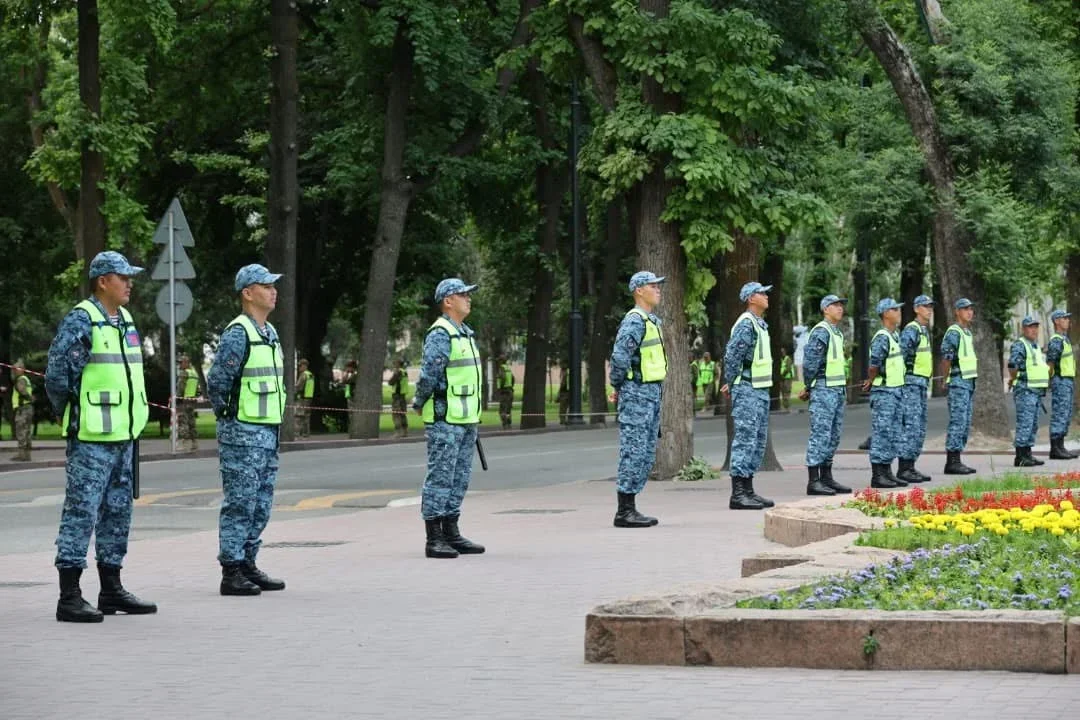 {{ item.title }}