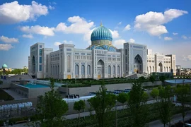 MPuqUSS90hvsUDtIozDmcZ9W5sapaH1V_front.jpg