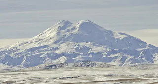 Mount_Elbrus_(cropped).jpg