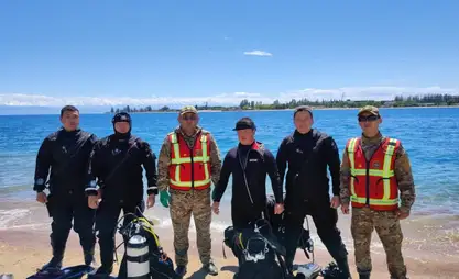 Kyrgyz divers continue cleaning bottom of Issyk-Kul lake
