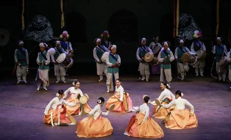amoishi-far-ang-az-Dushanbe-to-Seul.jpg