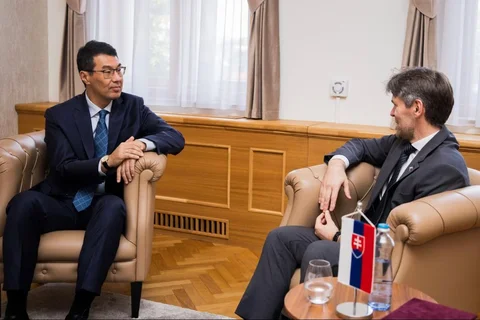 b1043109-c854-.max-2560x1440.format-webp.jpegquality-90.webp
