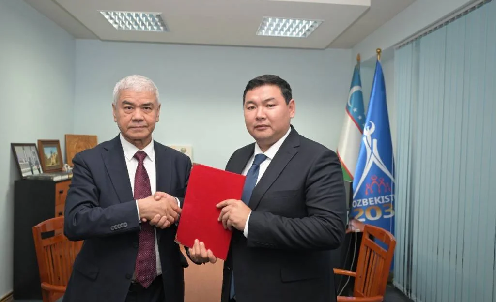 bdpkflugvokachelvxrdjizzviromn8q_front