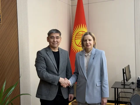 fe36f8bf-7f59-.max-2560x1440.format-webp.jpegquality-90.webp