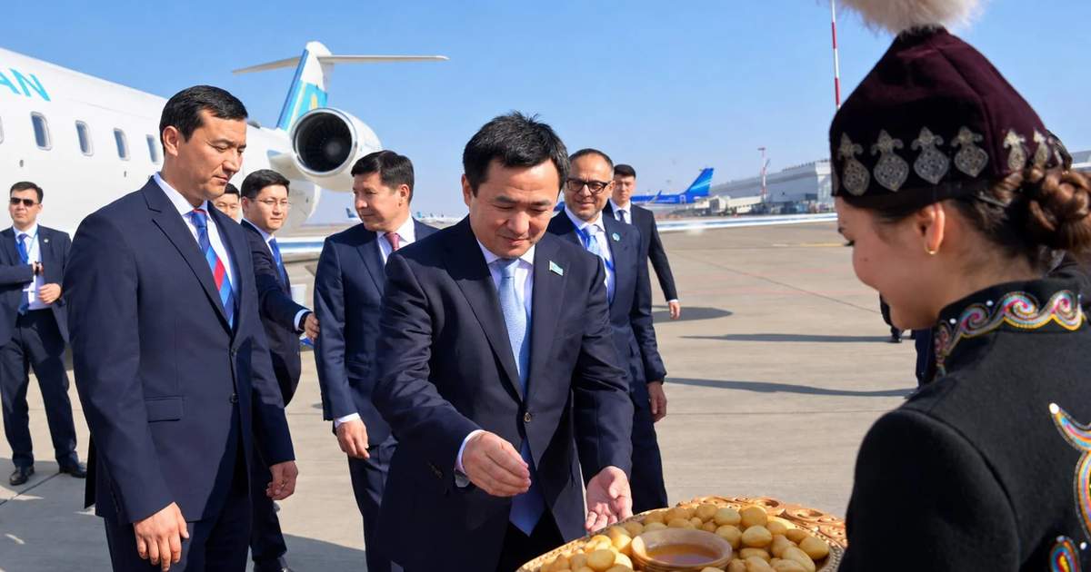 Chairman of the Kurultai of Kazakhstan arrives in Kyrgyzstan