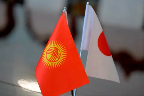 kyrg-japan flags.webp