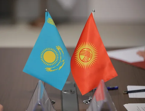 kyrgyz-kazakh flags.webp