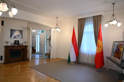 photo_52940251_L2nKGga.max-2560x1440.format-webp.jpegquality-90.webp
