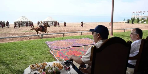 photo_53080243_T6nIPO6.max-2560x1440.format-webp.jpegquality-90.webp