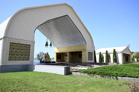 photo_53369095_hVjdI9R.max-2560x1440.format-webp.jpegquality-90.webp