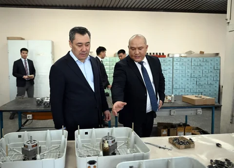 photo_53685299_B0fBtkU.max-2560x1440.format-webp.jpegquality-90.webp