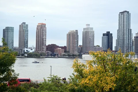 photo_53799065_yhSoqZB.max-2560x1440.format-webp.jpegquality-90.webp