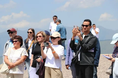 photo_54293018_3IpuaIk.max-2560x1440.format-webp.jpegquality-90.webp