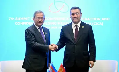 President Zhaparov meets Cambodian PM Manet