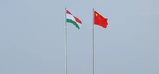 tajikistan_china_flags.jpg