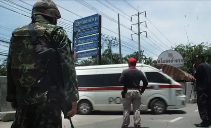 Deadly clashes displace thousands along Thai-Cambodia border