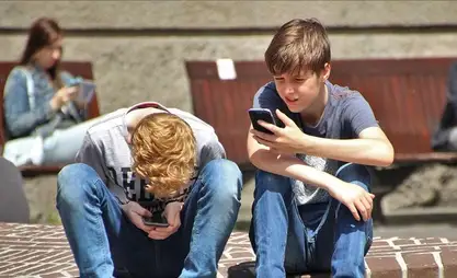 Italy bans cellphone use in high schools during education hours
