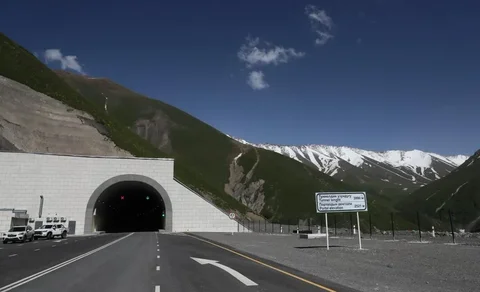 tunnel.webp