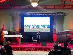выступление Купмангазы Азвкбаева на Форуме.jpeg